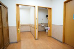 バリアフリーのトイレ入口