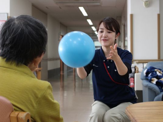 リハビリテーション中の廊下