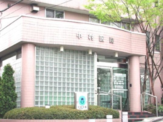 病院の入口外観  