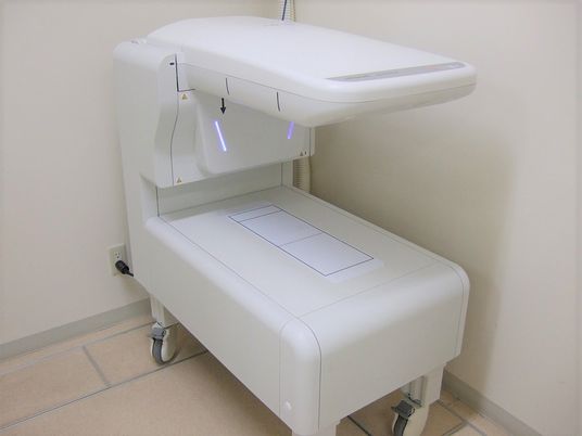 機器のある訓練室  