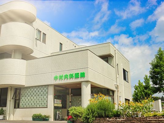 明るい外観の建物  