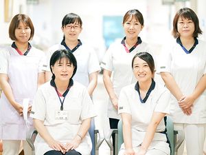 笑顔のスタッフイメージ  