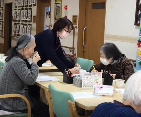 ケアの日常の食堂