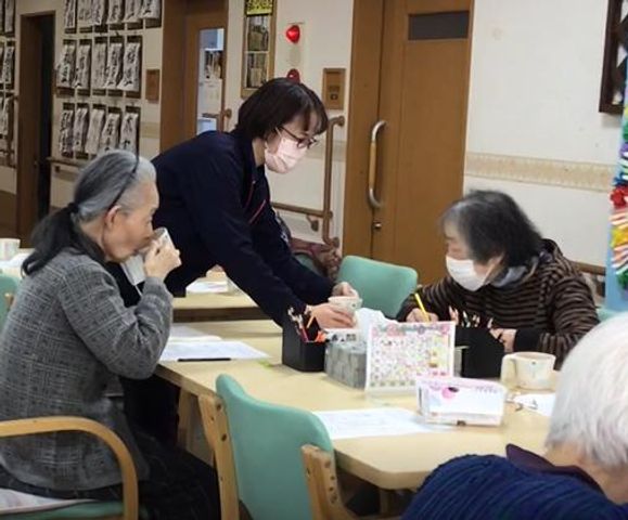 ケアの日常の食堂