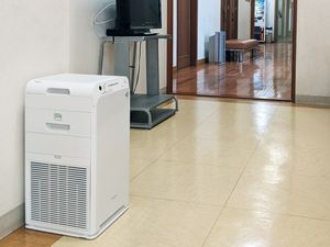 空気清浄機のある廊下  