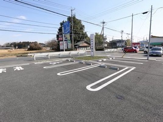 施設の駐車場  