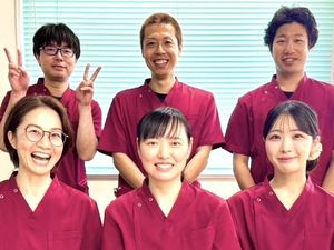 笑顔のスタッフ集合  