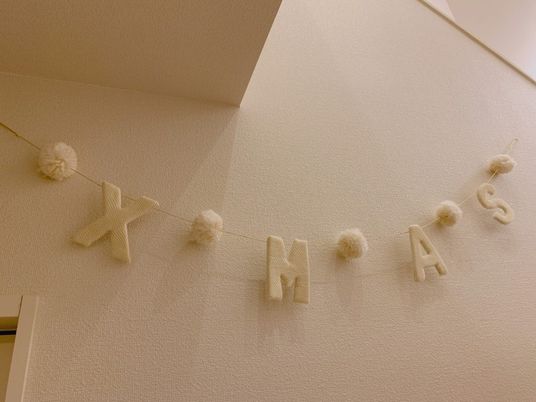 壁のXMAS飾り  