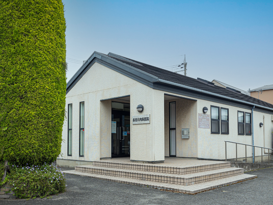 建物正面の外観  