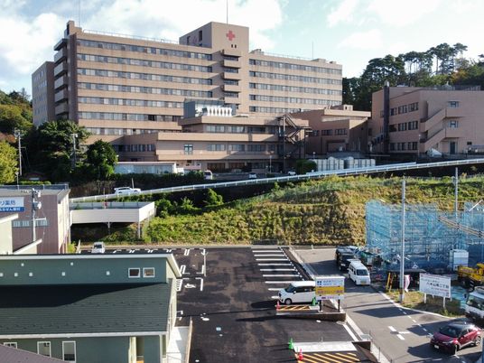 病院併設の外観  