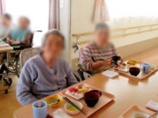 食事の団らん風景