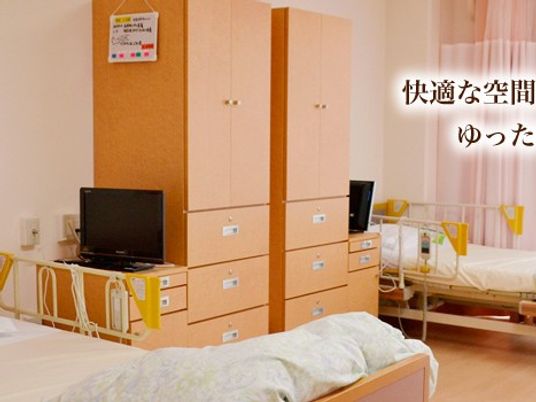 居室のベッドと収納  