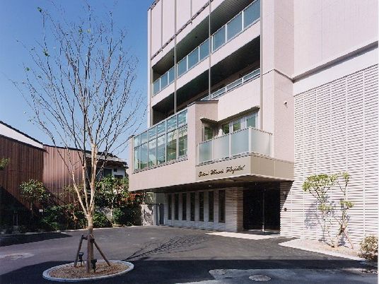 建物外観の正面  