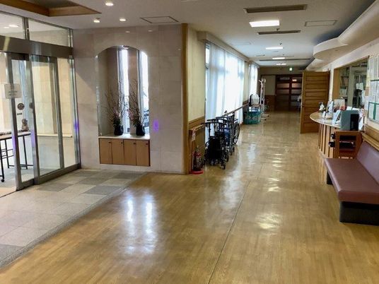 広々とした廊下