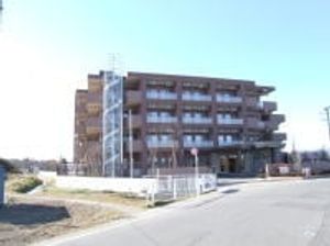 4階建ての建物外観