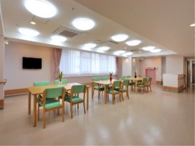 ゆとりある清潔な食堂