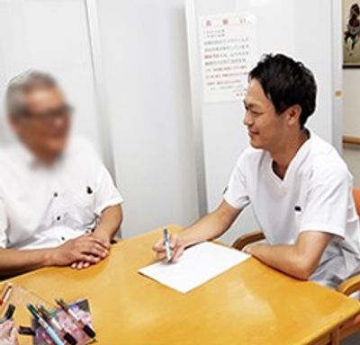 相談机の室内
