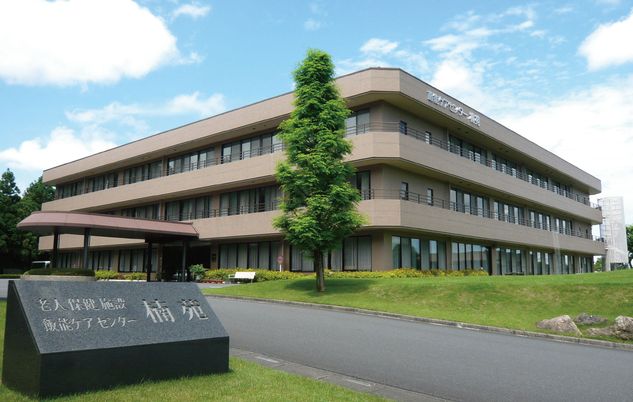 広い建物の外観