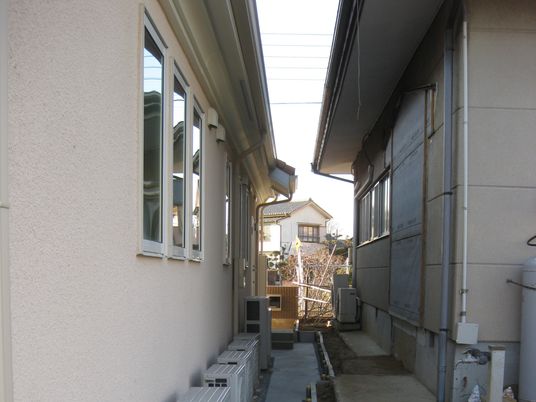 建物の間の通路  