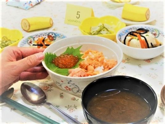和食が並ぶテーブル