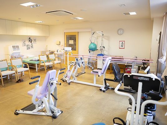 機能訓練室の運動器具  
