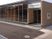明るい外観の出入口  