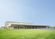 広い建物と庭園