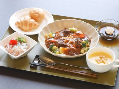 栄養満点の食事提供