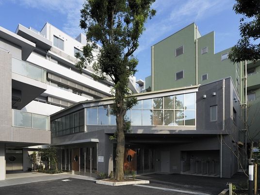 施設外観の建物  