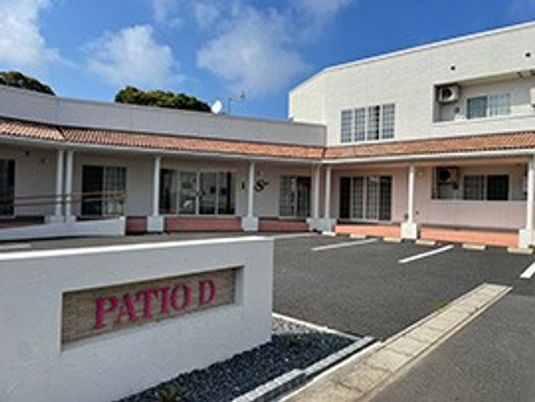 中庭のある建物外観  