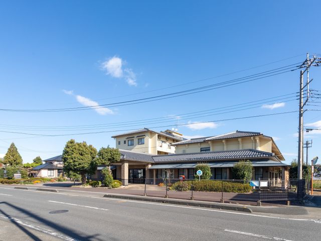 親しみやすい建物の外観 外観 親しみやすい建物があります。街並みに溶け込んだ雰囲気です。