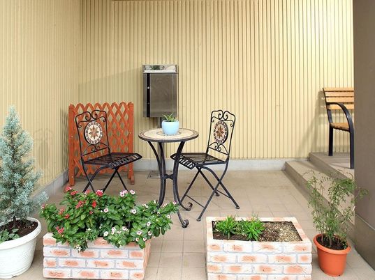 中庭の休憩スペース