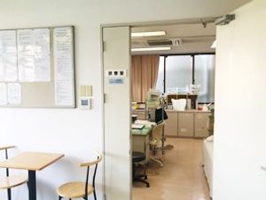 食堂の出入口  