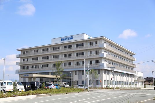 病院風の外観  