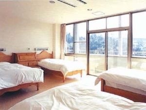明るい三人部屋 洋室  