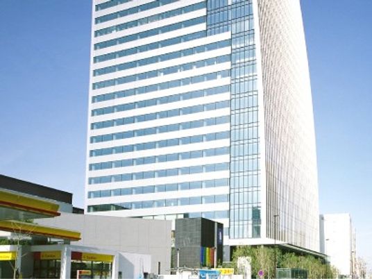 高層建物の外観  