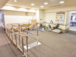 運動器具と手すりの設備