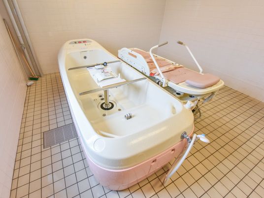 快適な設備の浴室