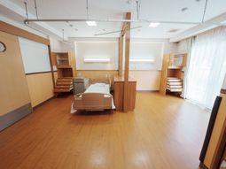 自然光の広々空間居室