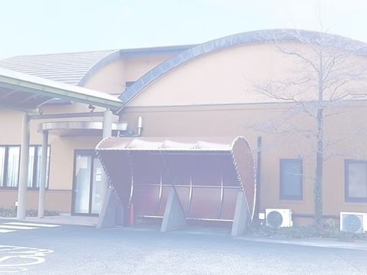 建物正面の外観  