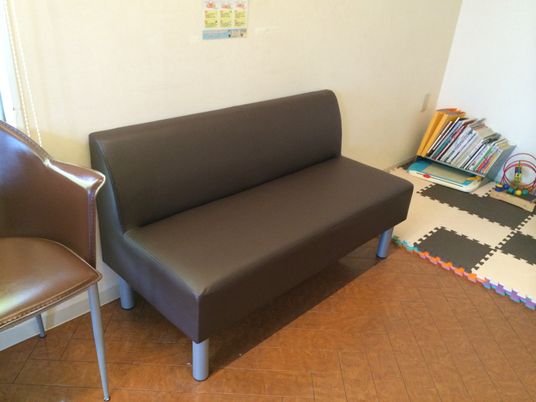 ソファのある休憩室  