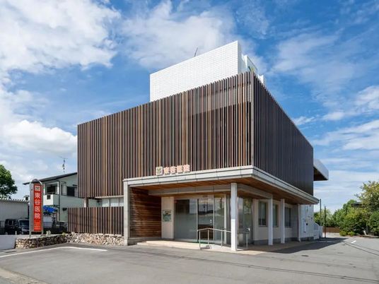外観の建物正面  