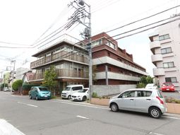 街中の落ち着いた建物