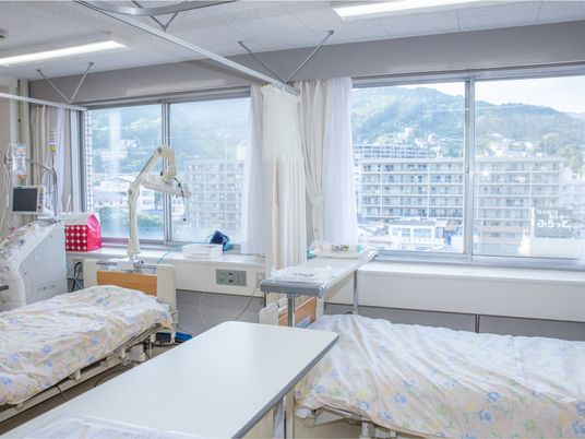 明るい病室  