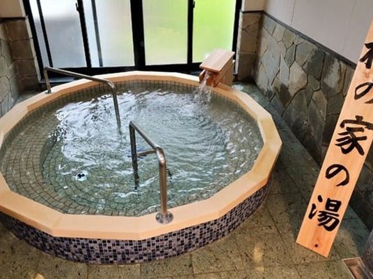 湯船の浴室  