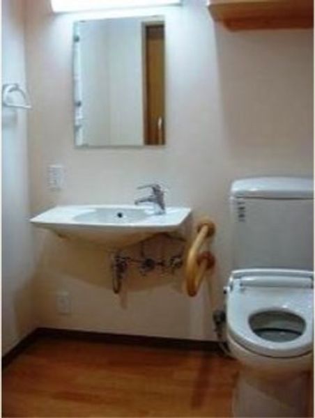 手すり付きトイレ空間