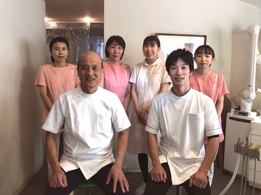 笑顔のスタッフイメージ  