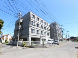 灰色の建物の外観