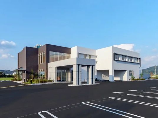 モダンな建物外観  