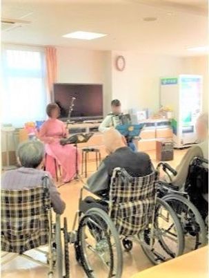 車椅子の方々と共有スペース